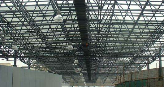 内蒙古听网架公司的名目师阐述其网架的季节个性